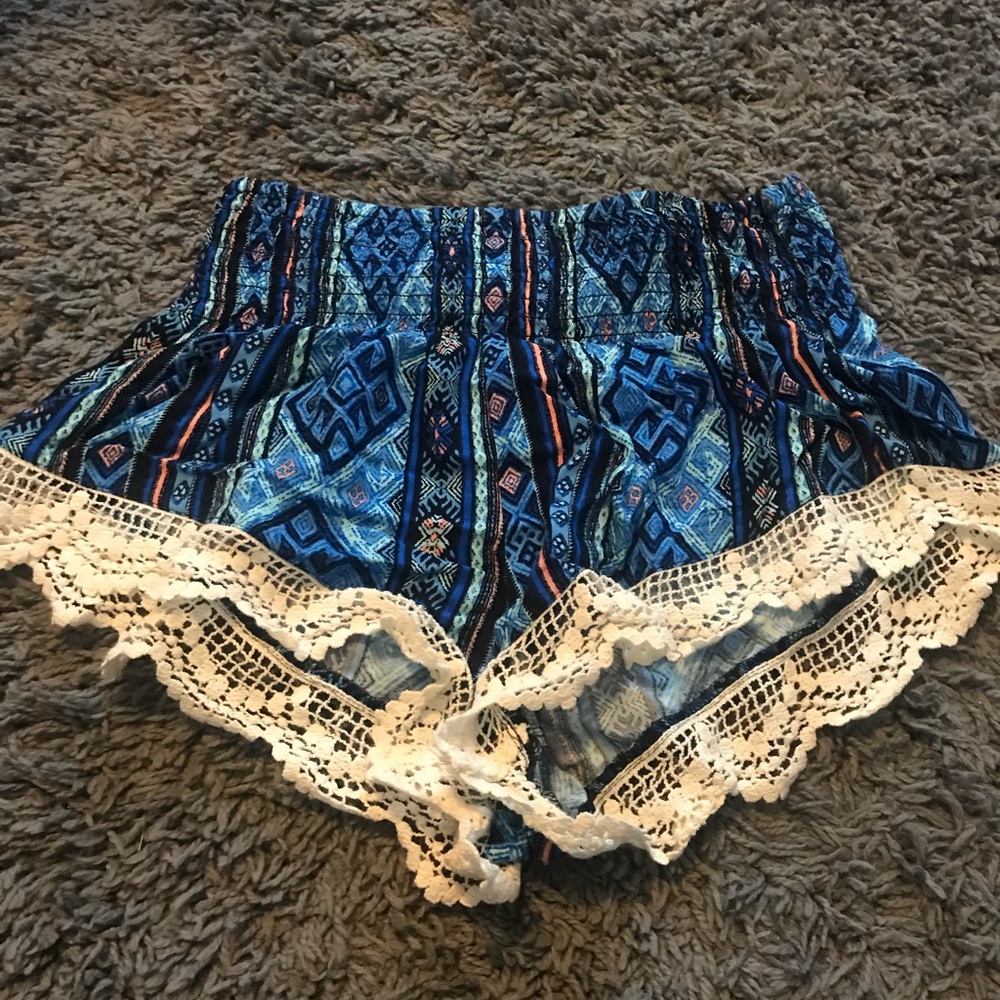 Tribal lace flows shorts